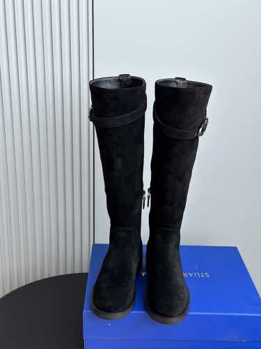 顶级品质小牛皮 牛反绒 原厂级StuartWeitzma*Sw maverick 最新款骑士靴 我个人觉得这款靴子非常适合闭眼入！上脚非常修饰腿型！敲好看！喜欢