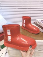 UGG周冬雨同款雪地靴 官网同步爆款胶片雪地靴 广版最高版本，独家开模 内里外套梅花百分百羊毛，胶套，大底原版，我只是帮UGG做了个代工[捂脸][捂脸][捂脸]