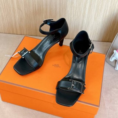 7Cm 组图 出厂价p Hermes 爱马仕 Judy 105高跟凉鞋 时尚又百搭 搭配Hapi鞋扣 超级舒服 每个细节都做到极致 搭配同色调标志性纯鞋扣 设计