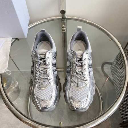 情侣款 Dio R迪奥24早秋新品Dior Chrono Cd厚底复古运动鞋老爹鞋 顶级品质 这款Dior Chrono 运动鞋是二零二四秋季成衣系列新品，以 - 点击图像关闭
