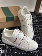 代购级 做旧底40Valentino 经典升级 低帮绑带运动鞋、休闲鞋 男士女士真皮板鞋华伦天奴运动板鞋简直太棒了 时尚潮流炫酷+经典复古，情侣款最新时尚运动鞋