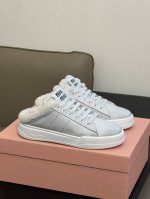 顶级品质 Miumiu Fw24 New Arrival～ Miu家2024秋冬牛皮羊毛运动鞋新品 鞋面擦色工艺增添视觉视感，内里皮毛一体羊毛 原版胶底，美观舒