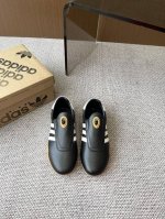 Adidas 阿迪达斯 25Ss春夏新款 跆拳道鞋 休闲鞋 简直就是球鞋界的“流量收割机”搭配阿迪达斯三条纹元素 这种配色真的爱了 舒适百搭为主打 瞬间让你的穿