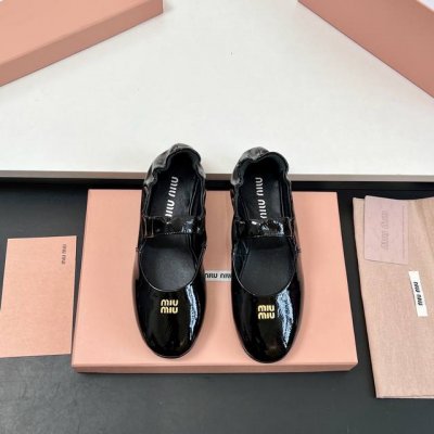 工厂价 高顶级版本版本 Miu Miu 法式仙女芭蕾舞单鞋！！！ 鞋面面料更新全部为柔软的羊皮 ，非常柔软不需要磨合期的鞋！玛丽珍芭蕾平底鞋焕新演绎MiuMiu