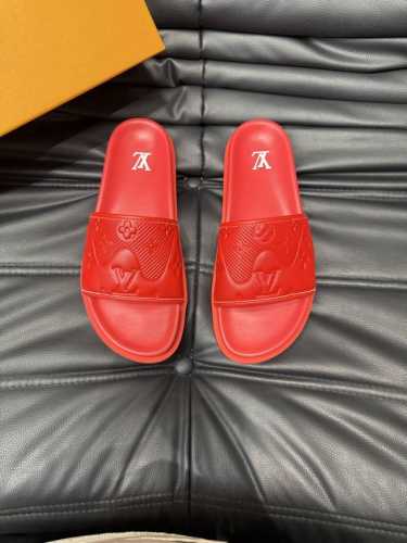 38-45 Louis V*高端精品 奢品拖鞋，1:1高端品质，休闲阳光宽松舒适型，最高版本高品质精品，经夏季必入哦！