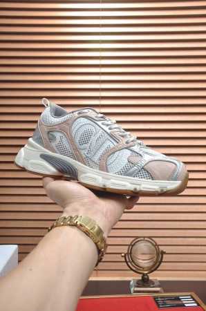 出厂价 品牌：Dior 迪奥 标准码：女码35-40 等级：官网同款 材料：顶级原版牛皮拼接而成 原版耐磨轻便大底 款式类别：潮流时尚休闲鞋 尊贵奢侈品大牌元素 - 点击图像关闭