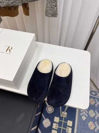 高品质出厂 The Row 24ss 秋冬新款复古大头包头拖 勃肯羊毛拖 第一眼看到这个鞋子感觉不起眼，没有过多的装饰很简单 但带有点复古味呆萌可爱随意搭配都好 - 点击图像关闭