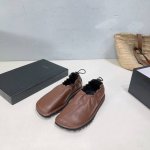 高品质出厂 ！小众潮牌Dries Van Noten 25春夏新款简易松紧方头乐福鞋单鞋 秀场主推款！ 这季春夏系列设计独特！可可爱爱，却又优雅迷人！独树一帜的