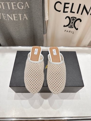 高版本出厂 半托 独家新品 Alaia 阿莱亚25Ss 走秀款平底半托网面芭蕾舞鞋 最近超火的一款平底鞋 章小蕙同款 甜酷芭蕾风 人气超高的一款芭蕾舞鞋，浪漫又
