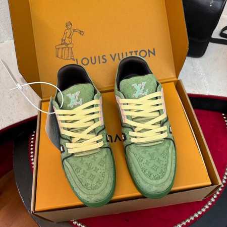 代购级别 2024 Louis Vuitton LV Trainer！#54系列 运动鞋欧洲代购1W 购入！ 爆拆开发 大底和面料私模 ，完美调整至原版一致较果 - 点击图像关闭
