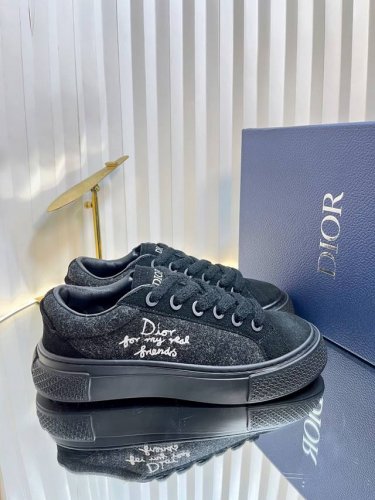 情侣款 迪奥Dior X Denim Tears联名合作款 B33系列 情侣款 休闲 运动鞋 滑板鞋 原版购入开发 做货 这款 B33 运动鞋新品，重新诠释经典