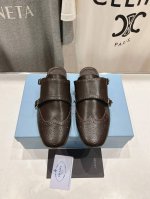 高版本出厂 半托 Prada*普拉达2025Ss春夏专柜新品。布洛克复古流苏平底单鞋乐福鞋～ 帅气百搭，时尚感满满！上脚超级舒适，非常好驾驭一款鞋子。Hk原版购