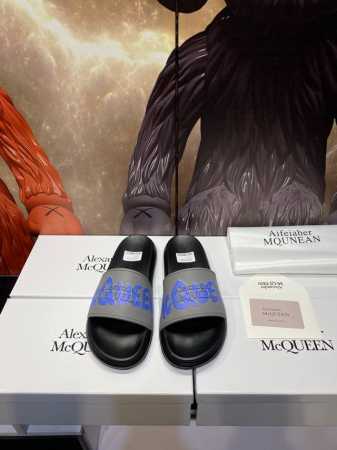 Alexander Mcqueen 。麦昆拖鞋系列：高端品牌 3D制面，升级版大底，更轻便，防滑。市场顶级品质，潮人必备，夏季拖鞋的季节来了，穿起来超级唯美. - 点击图像关闭