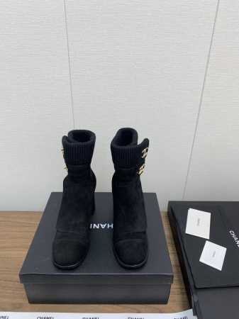 顶级版本 Chanel香奈儿 秋冬新品系带爆款走秀短靴！ 立体饱满的菱格，小香经典元素；配搭开模定制的原版五金鞋带扣，鞋底有一定的厚度，增高效果也不错，让整体视 - 点击图像关闭