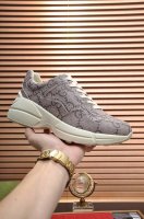 出厂价p Gucci 情侣款 最高版本古奇爆款老爹鞋。专柜同步发售 ，，鞋面采用进口牛皮，舒适羊皮内里，脚感一级棒，原版轻便减震加厚发泡大底，简约拼色，百搭帅气