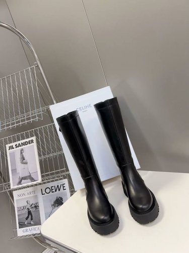 Celine思琳lisa同款马丁靴、超多明星网红种草 无敌显瘦马丁靴、做旧双色效果小牛皮皮质柔软鞋底厚5Cm左右、增高显腿细、原版定制小牛皮、牛皮内里真皮沿条