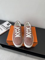 代购级 男款 Herm S 爱马仕 25Ss早春新品 Kiddy兔系带休闲运动鞋 板鞋 饰有标志性 H 细节 设计简约流畅 超前时尚 简约高级 随意搭配 上脚非