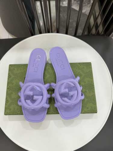 新色 原版Tpu材质带亮光版本 Size:35-42 单码单模+内里带编码+码数 独家正确版本 真正原版1：1品质 十一色：黑色 白色 浅杏色 粉色 橘色 果绿