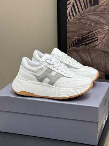 顶级品质 P440 男+10 Hogan Ss25 Arrival~ 运动鞋新品 霍跟25春夏运动鞋新品 脚感轻盈，增高效果满分 小牛皮材质，科技立体弹力内垫