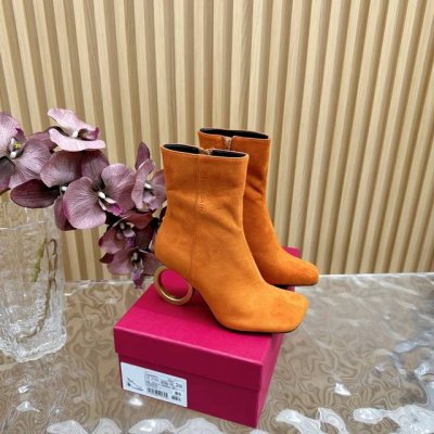 2024 AW 新款Ferragamo菲拉格慕秋冬新品金属跟短靴 奢华又低调 彰显气质和品味 面料采用进口胎牛皮 羊京 内里踮脚均为混种羊皮 意大利进口牛皮大底