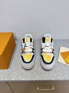 louis Vuitton 路易威登L家 25Ss春夏新款 情侣款 休闲 运动鞋 滑板鞋 原版购入开发 做货 本款Lv Trainer 运动鞋选用牛皮革塑造繁复