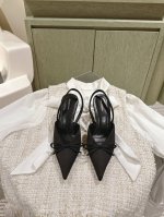 升级版 巴黎世家 Balenca*A 新款真丝单鞋系列！这款鞋型是淑女尖头单鞋上脚美爆又百搭 Ins爆款 原版购入开模，定制鞋面原版真丝布，所有的材质与工艺原版