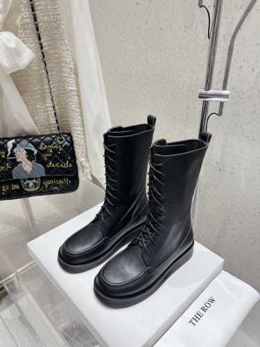 TheRow 秋冬新款绑带厚底短靴 顶级还原。鞋面原版定制进口小牛皮超柔软混种羊皮内里垫脚。前绑带的设计 上脚超舒服超修脚 与原版一致很轻很软！原版配套。 码数