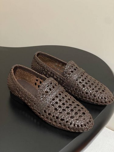 爆炸款 loro piana 诺悠翩雅 Lp 25S春夏新款 牛皮手工编织镂空乐福鞋老钱风复古单鞋 leon乐福鞋的设计灵感源自标志性Summer Charm款