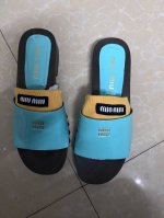 元高品质 包含一双半袜 MiuMiu*2025ss缪缪春夏新款平底小牛皮凉鞋拖鞋Zp开发 原版拆卸，细节对版秒杀市面普通版本，miumiu真的太少女啦！皮质超级