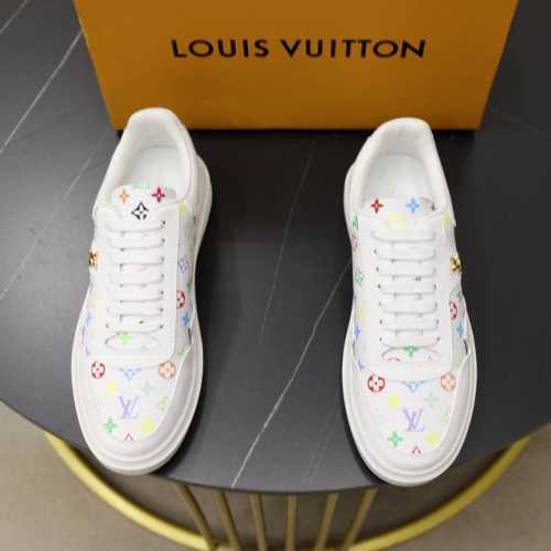 出厂价pp： 品牌：Lv路易威登 标准码：38-44 45订做 等级：官网同款 材料：原版材料拼接 舒适透气内里 轻便耐磨运动大底 款式类别：男士时尚休闲鞋 跑