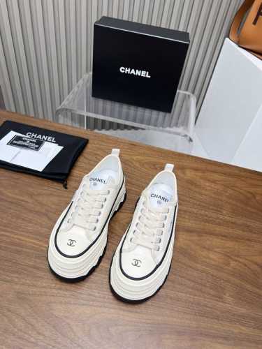 顶级版本，原单品质！！！ Chanel香奈儿 2025饼干鞋 专柜顶级休闲款运动鞋 这款经典设计；鞋面多种工艺的风格；大底却时尚运动；不平凡的拥入了多种配色元素