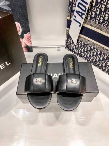 橙子出厂价p chanel 香奈儿 春夏新款 平底拖鞋 面包一字拖 休闲凉拖 码数 35-41