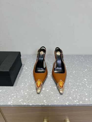Saint Laurent 圣罗兰 25ss春夏新品 宝石尖头高跟鞋 凉鞋 单鞋 优雅大气高跟 淡淡的夏日里怎么少得了一双仙 各种小搭配起来 完全不挑脚型哦 通