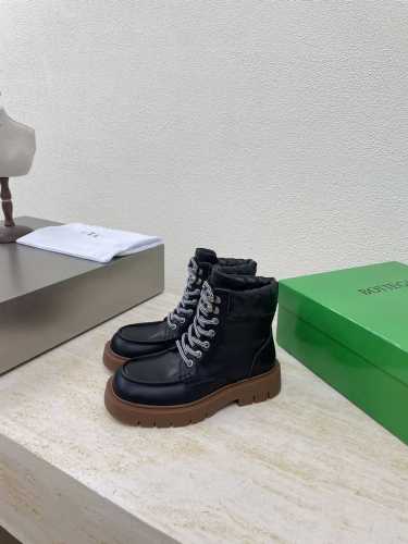 穿线工艺 高版本 登山靴 BOTTEGA VENET* 对标对版 五金原版一致 请对比官图 BV登山鞋 五金对版 一致 磨砂牛皮 原版一比一做法 一致五金 黑色