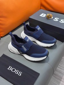 商品名称：Boss 波士 正规码数: 38-44 套脚鞋 商品材料：精选 牛皮鞋面，舒适羊皮内里 ；原厂大底。