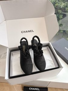g000飞机盒所见即所得代购级Chane*25S小香奈儿早春单鞋妥妥的自留款！比经典款Slingback舒服太多啦！每个颜色上脚都很显白 的显白利器又是火爆的小