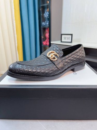 出厂价pp Gucci 古奇 古奇皮鞋最火爆的经典之做 官网同步 鞋面采用意大利开边猪鸵鸟纹牛皮内里 独特品牌独特工艺 彰显了新一年度的爆款风格 别再犹豫 别再