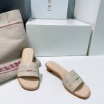 高品质出厂 ！顶级品质Dior迪奥 D-Lane25春夏新款一字刺绣圆跟拖鞋！这款 D-Lane 凉拖彰显经典风格。电绣经典Christian Dior Par