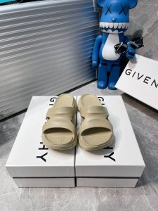 出厂 官方定制 原装级别 Givenchy纪梵希橡胶套穿拖鞋黑色 #重金购入原鞋及原档案磨具生产指令开发 同源公司Eva粒子环保塑料 原厂指令配方 弹性卡色均保