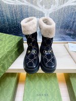 出厂 Gucci巴黎时装周中国22年美丽奴羊皮毛一体雪地靴，提花面料LOGO头层牛皮澳洲进口羊毛内里， Gucci 这款雪地靴结合了品牌两大标志性元素 金色马衔