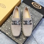 Tods 男士豆豆鞋 专柜同步新款 高端品质 磨砂皮杏色牛里.原版包装。杏色，尺码38-45。。。