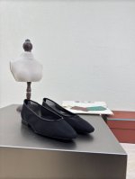 原版工艺 单鞋 Lp 诺悠翩雅英文: Loro Piana简称:Lp 进口网面 创立于:1924年4月24日-意大利顶级奢侈品品牌创始人:Pietro Loro