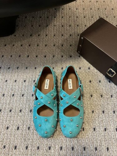 独家新品 Alaia 25 走秀款平底芭蕾舞单鞋 颜色众多 新品一直出 兜兜转转还得是Alaia 极致的舒适和百搭 交叉带的设计有种芭蕾舞的感觉 章小蕙同款 甜