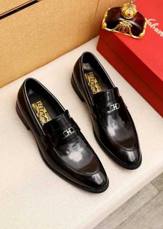 商品商标：Ferragamo 菲拉格慕 休闲皮鞋 正码码数: 39-44 38.45.46订制 商品材料：精选 进口头层开边珠牛皮鞋面+奢华五金扣，进口水染牛皮 - 点击图像关闭