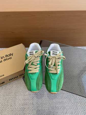 情侣款miumiu缪缪 X New Balance Nb530 休闲 运动鞋 德训鞋 原版购入开发 做货 Miu Miu X New Balance 经典nb5 - 点击图像关闭