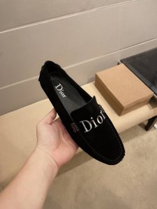 实价 Dior 官方新款 意大利名模贵族们爆款 Dior时尚界的佼佼者 无可超越 官方高品质精品高端商务豆豆鞋 明星周杰伦同款 原单正品 采用进口原版牛皮+原版