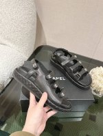 25C 春夏经典款 沙滩鞋全网爆爆爆 专柜最新款 上脚依然让我心甘情愿剁手入 购入手才会知道它的时髦 人气爆款必须得有它排名 四季搭配都无敌了 各种博主 网红范