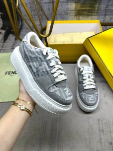 工厂p价 女装女鞋 运动原单 Fendi Match系带最新运动鞋 灰色Ff提花面料和同色牛麂皮材质细节 侧面饰以注塑Ff贴花 女码35-40码 男码39-45