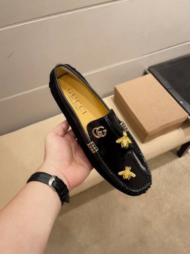 品牌Gucci，古奇官方旗舰店原版休闲豆豆鞋～四季潮鞋 专柜新版，古奇1:1优质做工，鞋面:进口荔枝纹牛皮，全真吸汗猪皮里，时尚懒人商务风设计，休闲乐福款，跑步