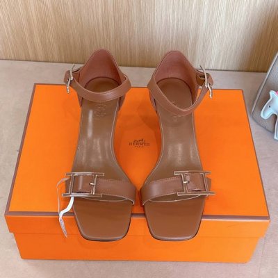 4.5Cm 组图 出厂价p Hermes 爱马仕 Judy 105高跟凉鞋 时尚又百搭 搭配Hapi鞋扣 超级舒服 每个细节都做到极致 搭配同色调标志性纯鞋扣